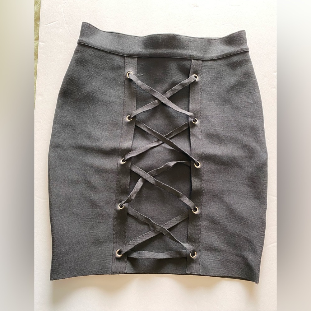 Love Republic size M, black elastic/ stretch black skirt